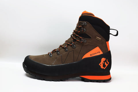 "Chaussures montantes Somlys C04, soutien et protection pour aventures en plein air."